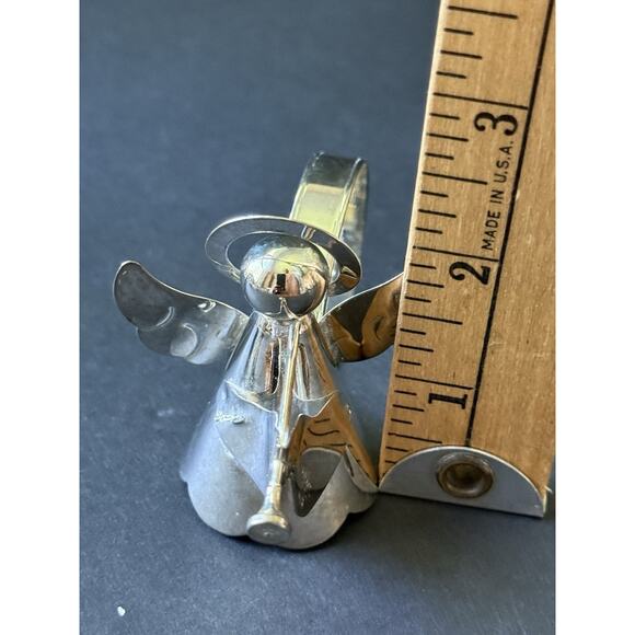 Vintage set of 8 Angels With Trumpets Napkin Rings Silver Plated On Brass - Picture 3 of 6